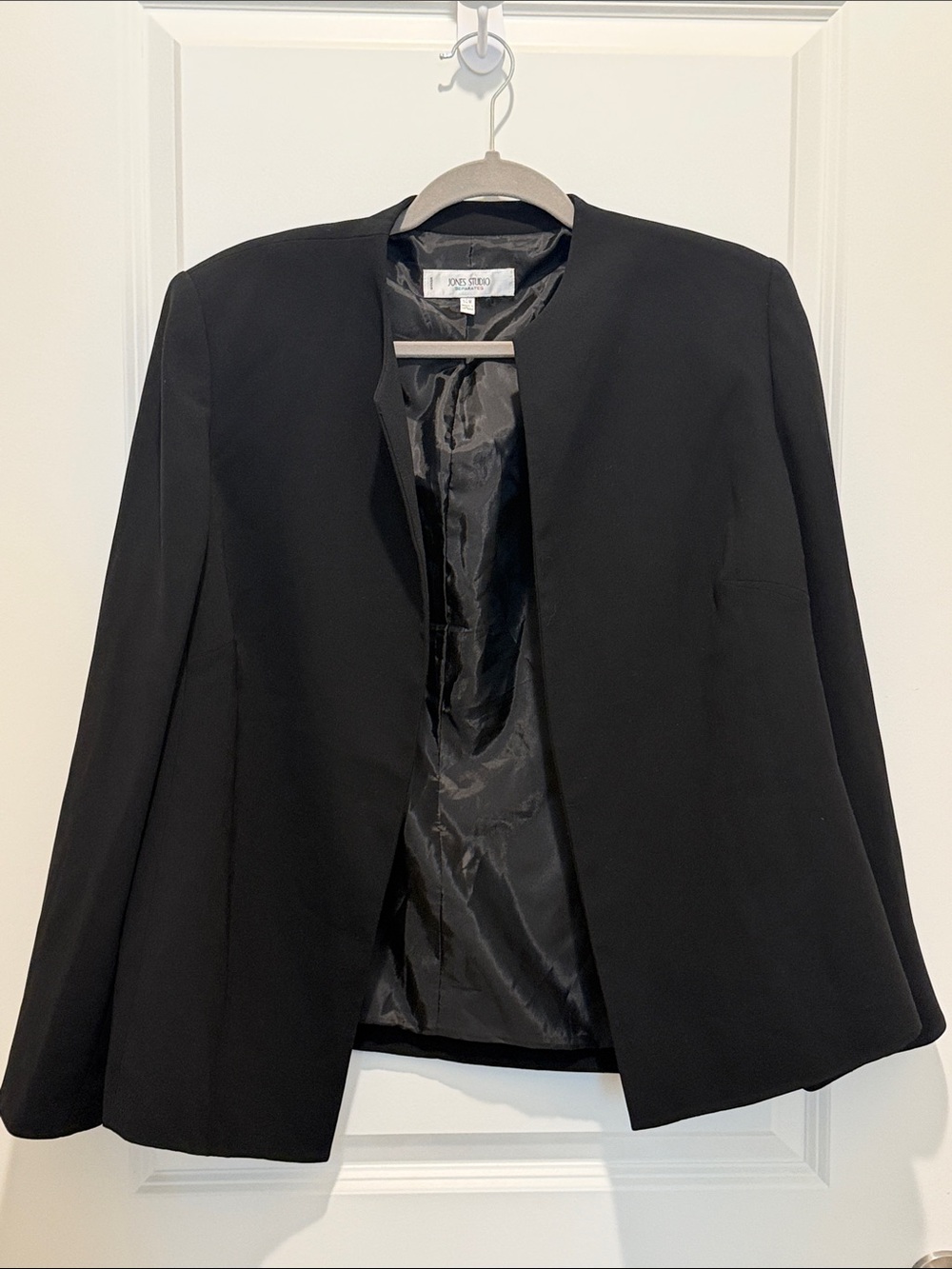 Jones New York Black Collarless Open-Front Blazer